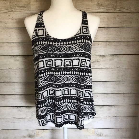 Forever 21 Tops - Forever21 Black and White Aztec Tank Top